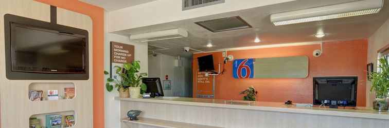 Lobi Motel 6 Casper