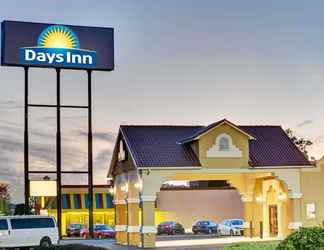 ภายนอกอาคาร 2 Days Inn by Wyndham Louisville Airport Fair and Expo Center