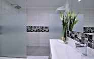 In-room Bathroom 6 Kenzi Basma Hotel