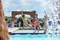 Kolam Renang Atlantis Family Waterpark Hotel, Ascend Hotel Collection