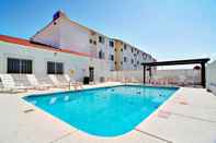 Swimming Pool Motel 6 Benson, AZ