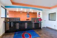 Lobby Motel 6 Bells, TN - Brownsville