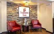 Lobby 6 Seasons Inn Traverse City