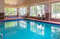 Swimming Pool Seasons Inn Traverse City