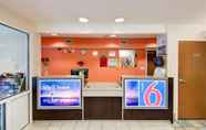 Lobby 3 Motel 6 Statesville, NC