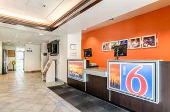 Lobby 4 Motel 6 Kearney, NE