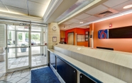 ล็อบบี้ 4 Motel 6 Medina, OH - Cleveland