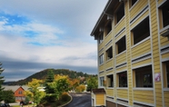 Bên ngoài 2 Hotel & Suites Les Laurentides Saint Sauveur