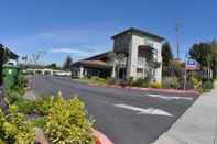 Exterior SureStay Hotel by Best Western Castro Valley