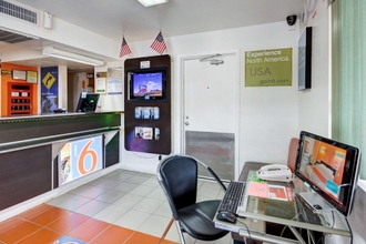 Lobby 4 Motel 6 Saint George, UT