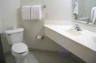 In-room Bathroom Motel 6 Sidney, NE