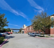 Exterior 2 Motel 6 McKinney, TX - North