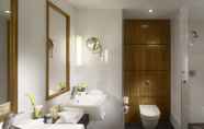 In-room Bathroom 2 Radisson Blu Hotel Liverpool