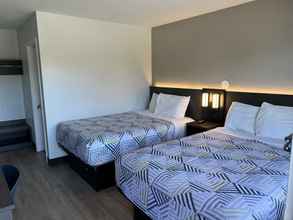 Bedroom 4 Motel 6 Arcata, CA - Cal Poly Humboldt