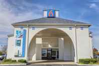 Bangunan Motel 6 Dickson, TN