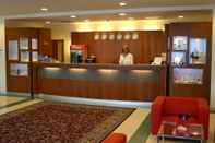 Lobi Ramada by Wyndham Airport Prague