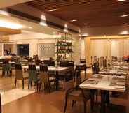 Restoran 4 Radisson Hotel Varanasi