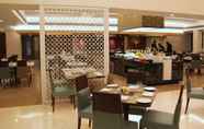 Restoran 6 Radisson Hotel Varanasi