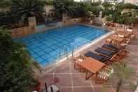 Swimming Pool Radisson Hotel Varanasi