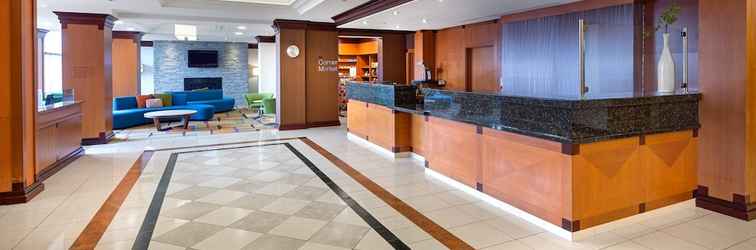 Sảnh chờ Fairfield Inn and Suites by Marriott Toronto Airport