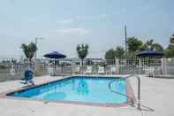 Swimming Pool Motel 6 Fallon, NV