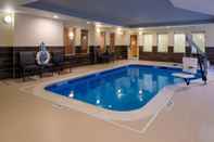 Kolam Renang Fairfield Inn & Suites by Marriott High Point/Archdale