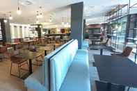 Quầy bar, cafe và phòng lounge Ramada by Wyndham Valencia Almussafes