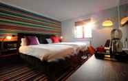 Kamar Tidur 3 Village Hotel Maidstone