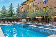 Swimming Pool Limelight Hotel Aspen