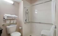 Toilet Kamar 4 Quality Suites