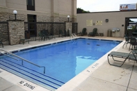 Swimming Pool Hampton Inn St. Louis Southwest