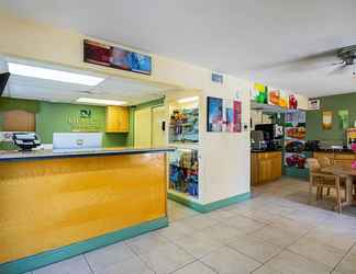 Sảnh chờ 2 Quality Inn & Suites Airport/Cruise Port Hollywood