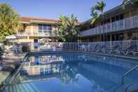 Swimming Pool Quality Inn & Suites Airport/Cruise Port Hollywood