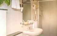 Toilet Kamar 7 Hotel Roma