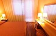 Bedroom 5 Hotel Riviera