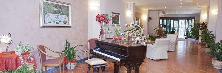 Lobby Hotel Carignano