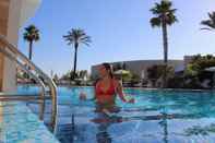 Swimming Pool Regiohotel Manfredi