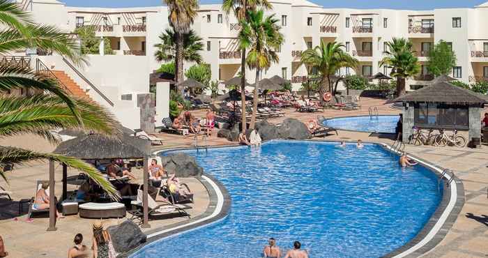 Kolam Renang Vitalclass Lanzarote Resort