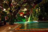 Kolam Renang Green Garden Hotel