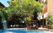 Kolam Renang 6 Green Garden Hotel