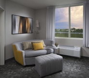 Common Space 7 Courtyard by Marriott Miami Dadeland