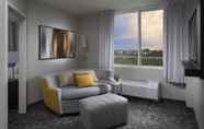 Common Space 7 Courtyard by Marriott Miami Dadeland