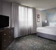 Bedroom 4 Courtyard by Marriott Miami Dadeland