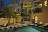Swimming Pool Courtyard by Marriott Miami Dadeland