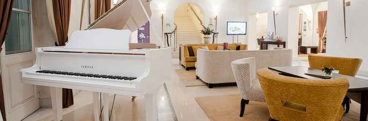 Lobi Mamaison Hotel Le Regina Warsaw