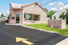 Exterior Castle Inn & Suites