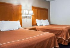 Kamar Tidur 6 Castle Inn & Suites