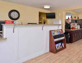 Lobby 2 Econo Lodge