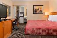 Bedroom Econo Lodge