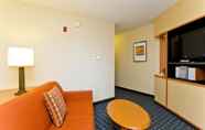 Common Space 2 Fairfield Inn & Suites by Marriott Winchester